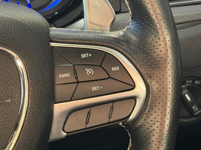 2018 Chrysler 300 SRT Core