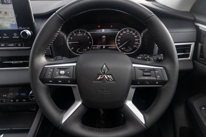 2024 Mitsubishi Outlander LS
