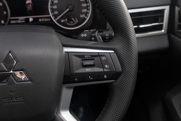 2024 Mitsubishi Outlander LS