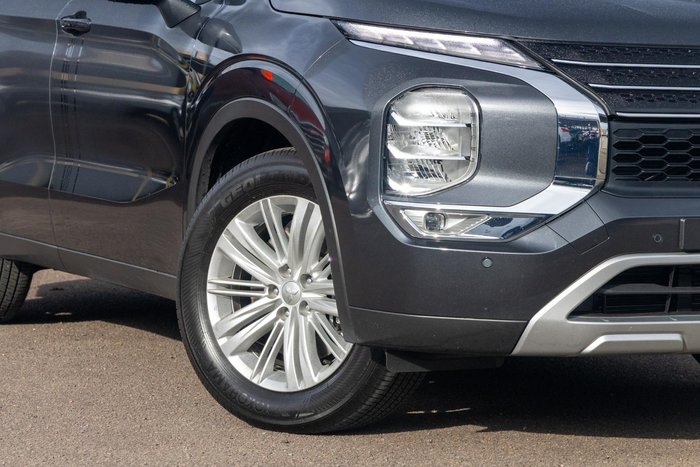 2024 Mitsubishi Outlander LS