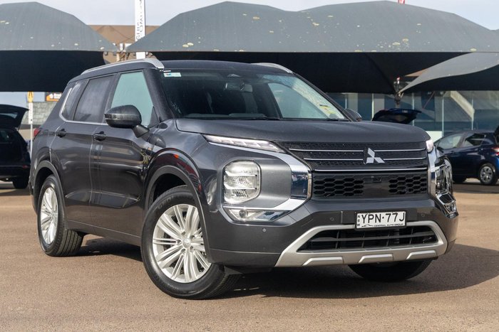 2024 Mitsubishi Outlander LS