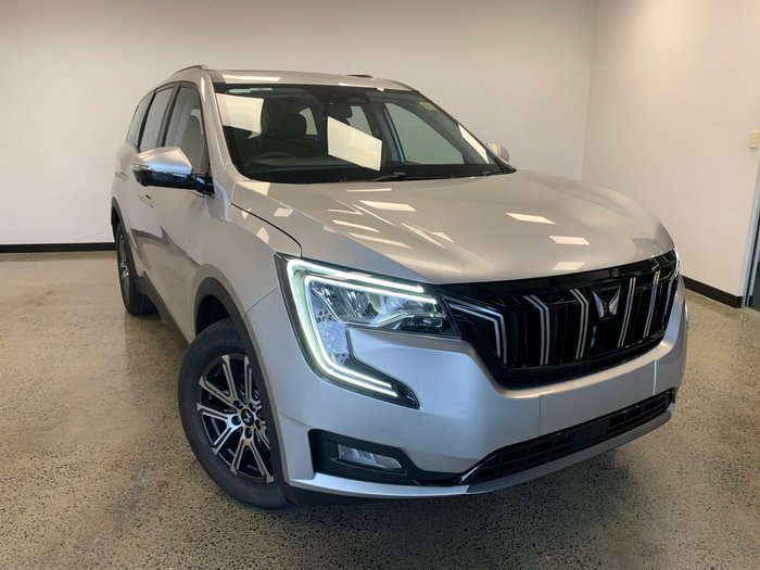 2025 MAHINDRA XUV700 AX7L
