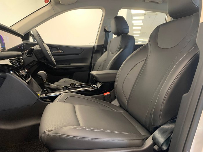 2025 MAHINDRA XUV700 AX7L
