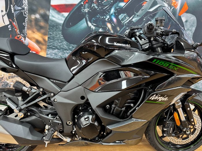 2025 Kawasaki NINJA 1100SX METALLIC DIABLO BLACK