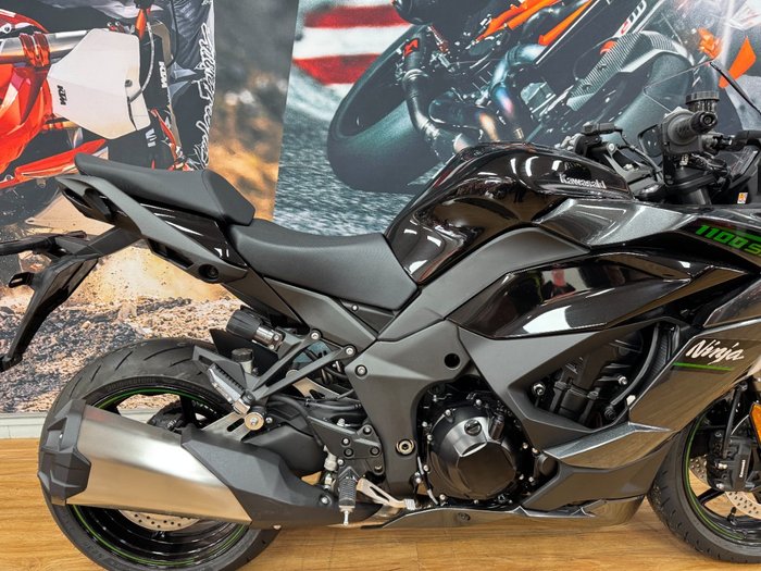 2025 Kawasaki NINJA 1100SX METALLIC DIABLO BLACK