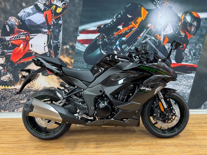 2025 Kawasaki NINJA 1100SX METALLIC DIABLO BLACK