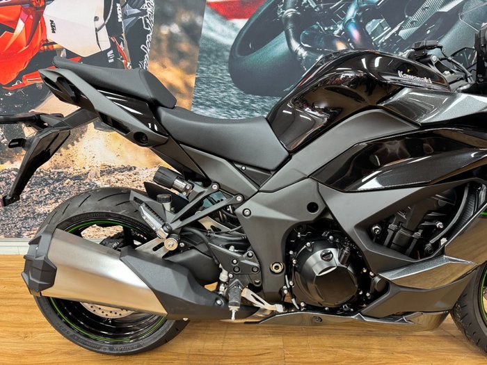 2025 Kawasaki NINJA 1100SX METALLIC DIABLO BLACK
