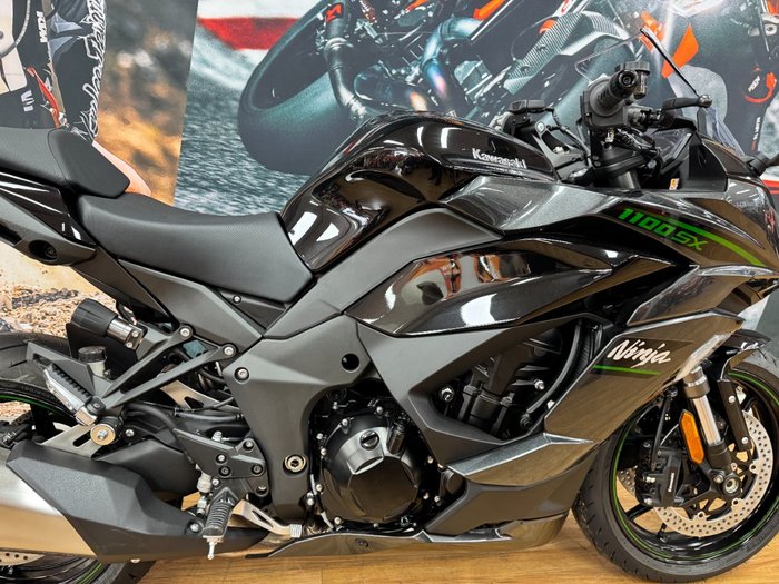2025 Kawasaki NINJA 1100SX METALLIC DIABLO BLACK