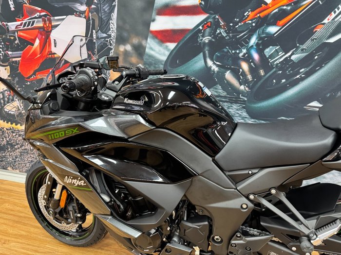 2025 Kawasaki NINJA 1100SX METALLIC DIABLO BLACK