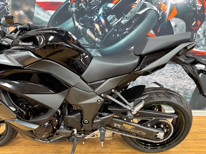 2025 Kawasaki NINJA 1100SX METALLIC DIABLO BLACK