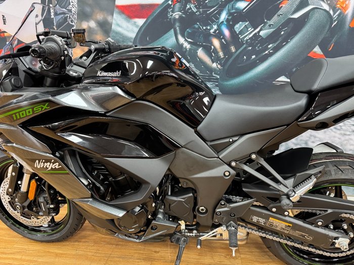 2025 Kawasaki NINJA 1100SX METALLIC DIABLO BLACK