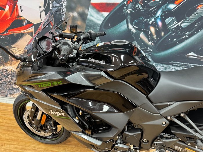 2025 Kawasaki NINJA 1100SX METALLIC DIABLO BLACK