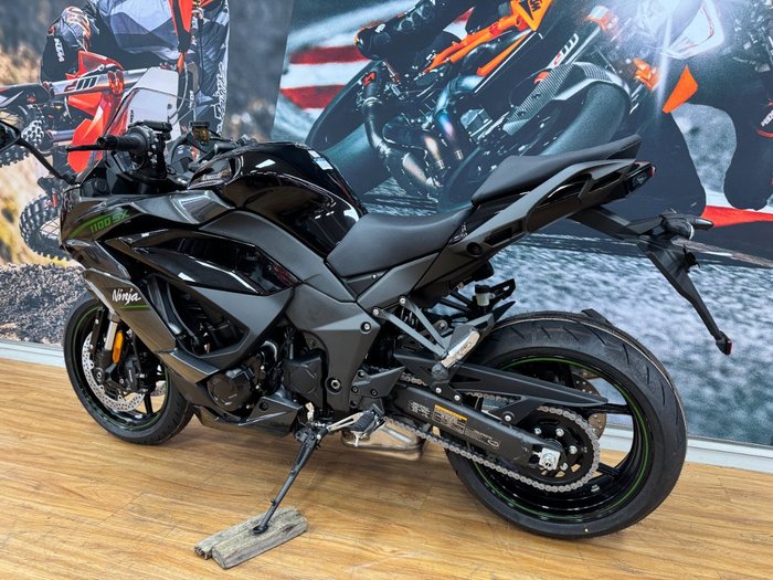 2025 Kawasaki NINJA 1100SX METALLIC DIABLO BLACK