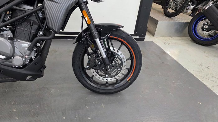 2025 CFMOTO 300 NK ABS NEBULA BLACK