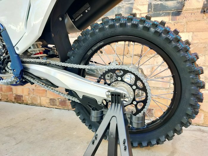 2025 HUSQVARNA FC 250 MOTOCROSS WHITE