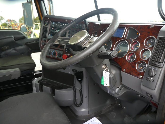 2017 MACK Clxt Superliner YELLOW