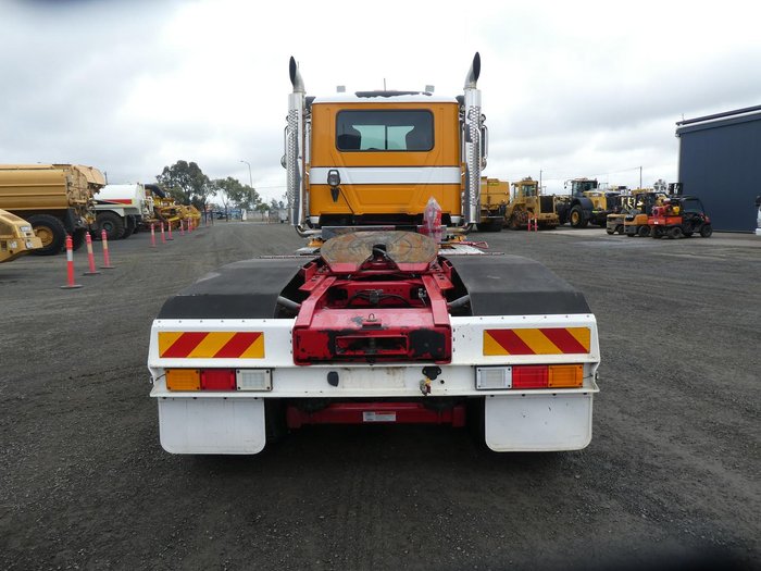 2017 MACK Clxt Superliner YELLOW