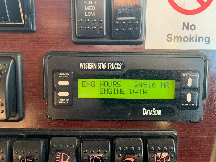 2014 Western Star 4864Fxb Cummins X15 With Rebuild History In Stock Now! Black