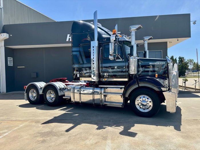 2014 Western Star 4864Fxb Cummins X15 With Rebuild History In Stock Now! Black