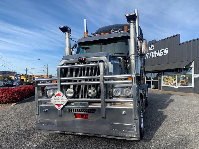 2014 Western Star 4864Fxb Cummins X15 With Rebuild History In Stock Now! Black