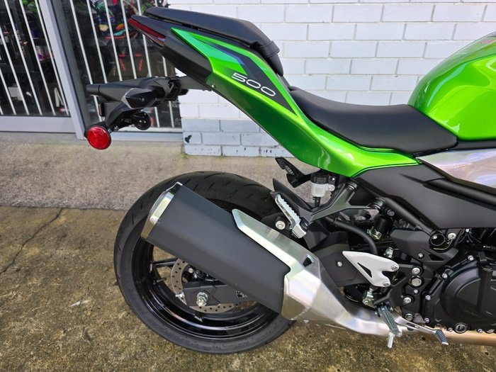 2025 Kawasaki Z500 Green