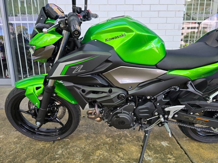 2025 Kawasaki Z500 Green