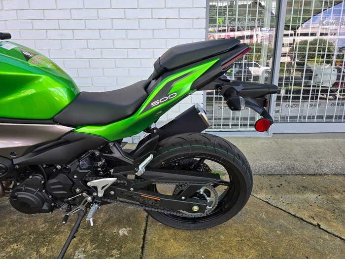 2025 Kawasaki Z500 Green