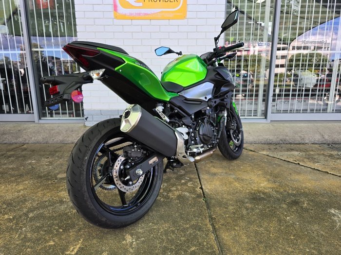 2025 Kawasaki Z500 Green