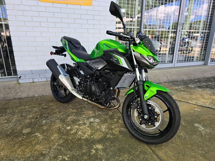 2025 Kawasaki Z500 Green