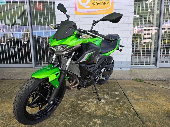 2025 Kawasaki Z500 Green