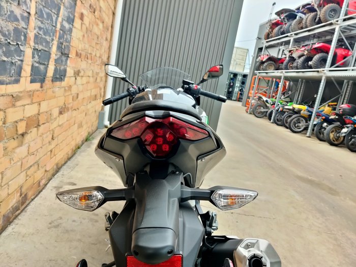 2025 KAWASAKI NINJA 500 (EX500G) ROAD GREY