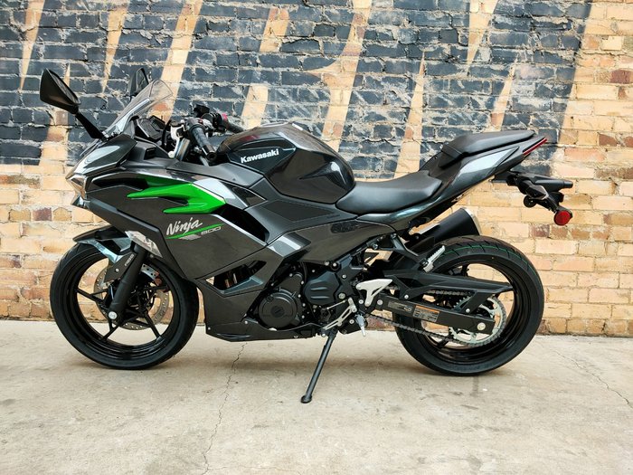 2025 KAWASAKI NINJA 500 (EX500G) ROAD GREY