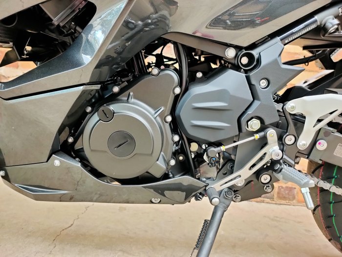 2025 KAWASAKI NINJA 500 (EX500G) ROAD GREY
