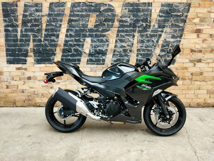 2025 KAWASAKI NINJA 500 (EX500G) ROAD GREY