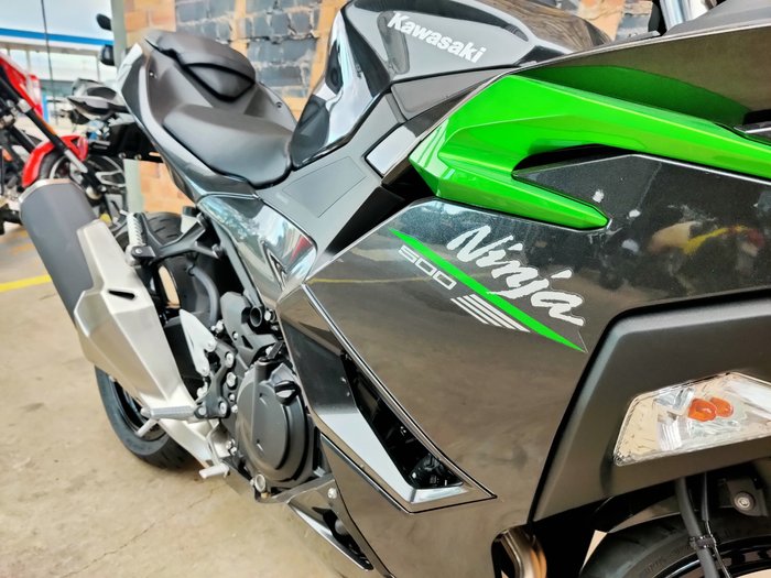 2025 KAWASAKI NINJA 500 (EX500G) ROAD GREY
