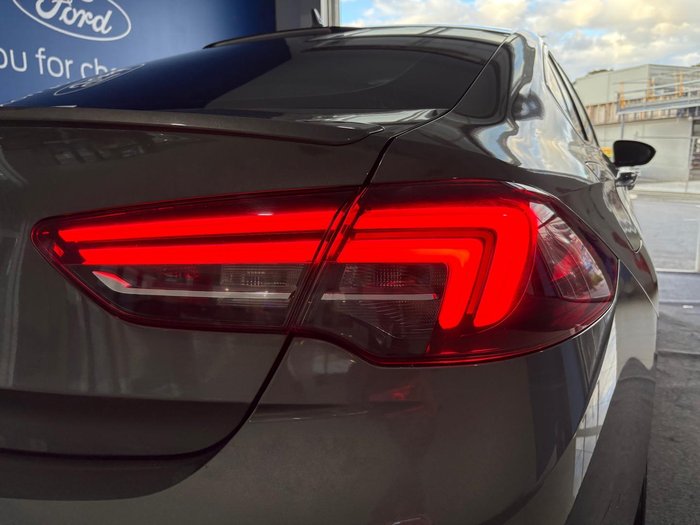 2020 Holden Calais V