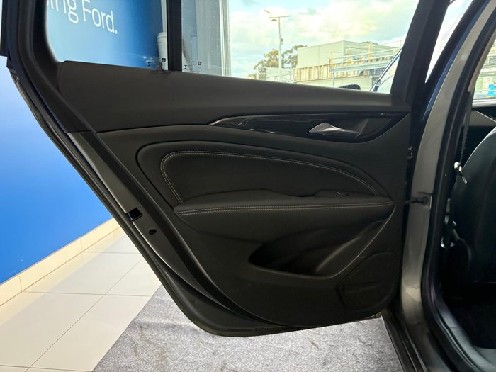 2020 Holden Calais V