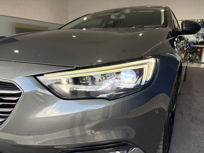 2020 Holden Calais V