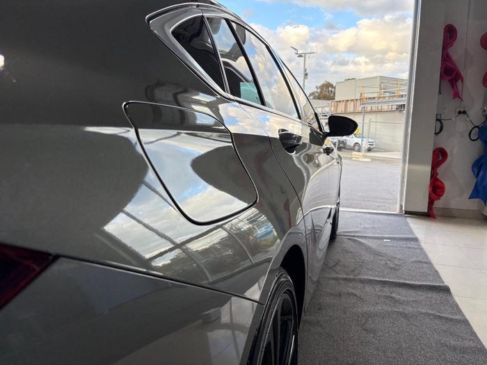 2020 Holden Calais V