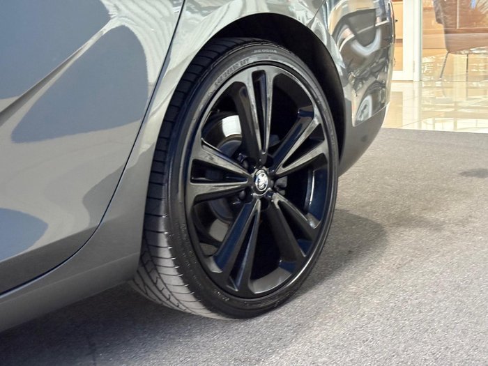 2020 Holden Calais V