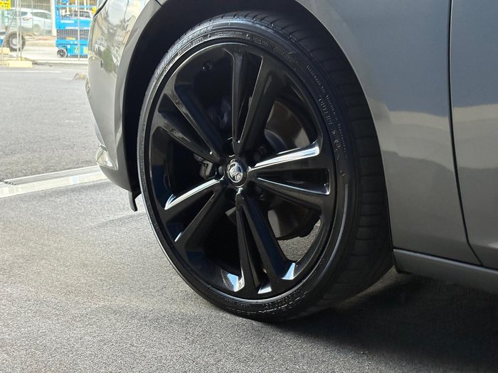 2020 Holden Calais V