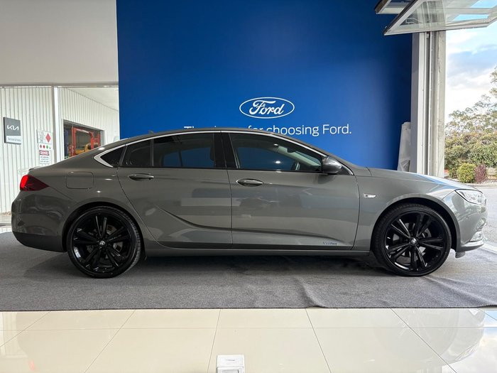 2020 Holden Calais V