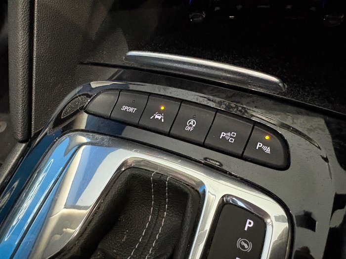 2020 Holden Calais V