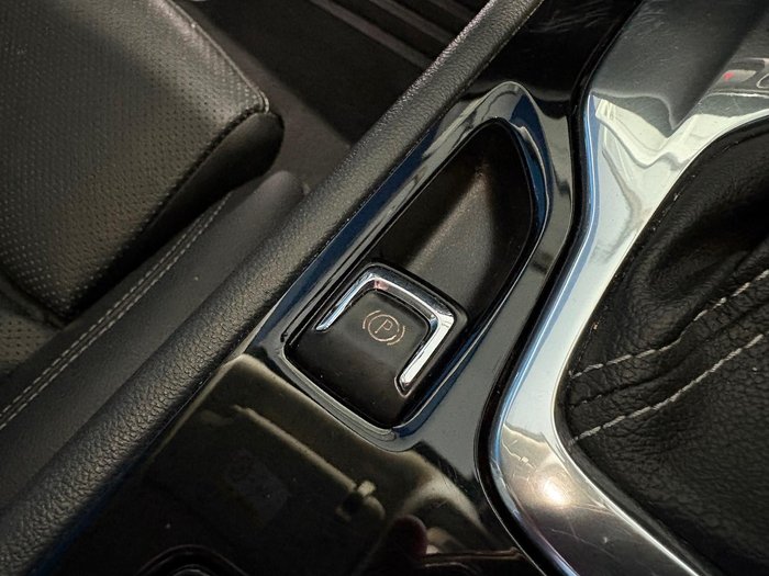 2020 Holden Calais V