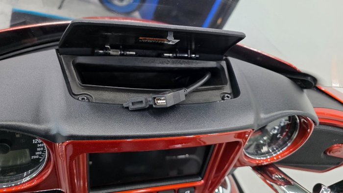 2020 INDIAN CHIEFTAIN DARK HORSE BRONZE Orange