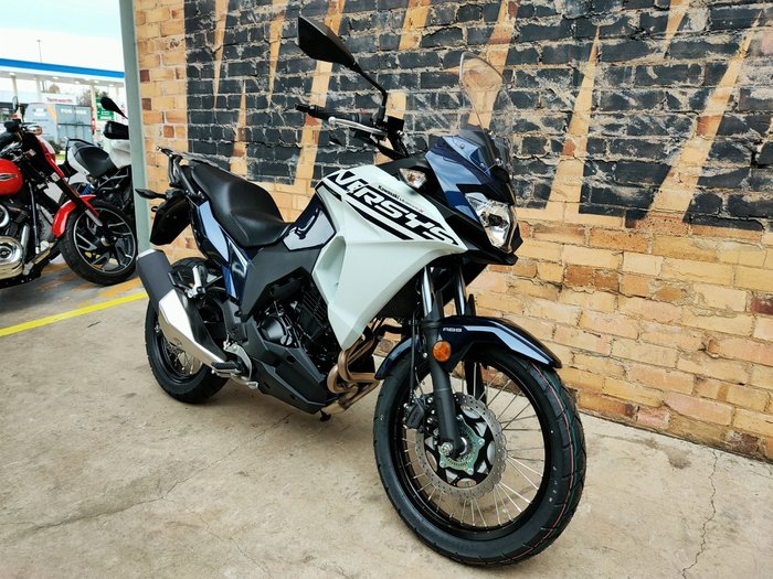 2025 KAWASAKI VERSYS-X 300 (KLE300C) DUAL PURPOSE BLUE