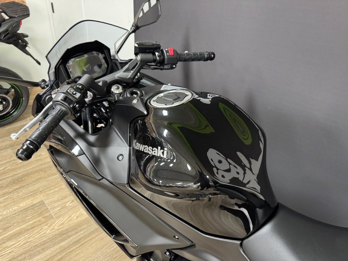 2025 Kawasaki NINJA 650 FULL POWER
