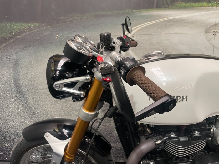 2019 Triumph THRUXTON R White