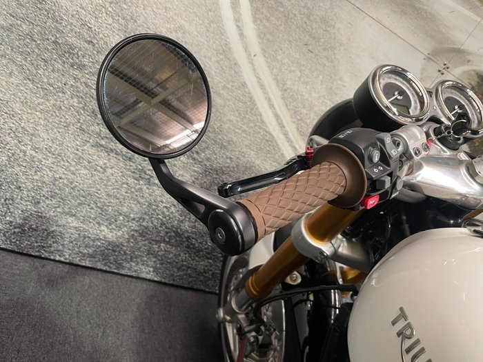 2019 Triumph THRUXTON R White
