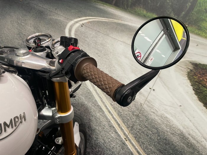 2019 Triumph THRUXTON R White
